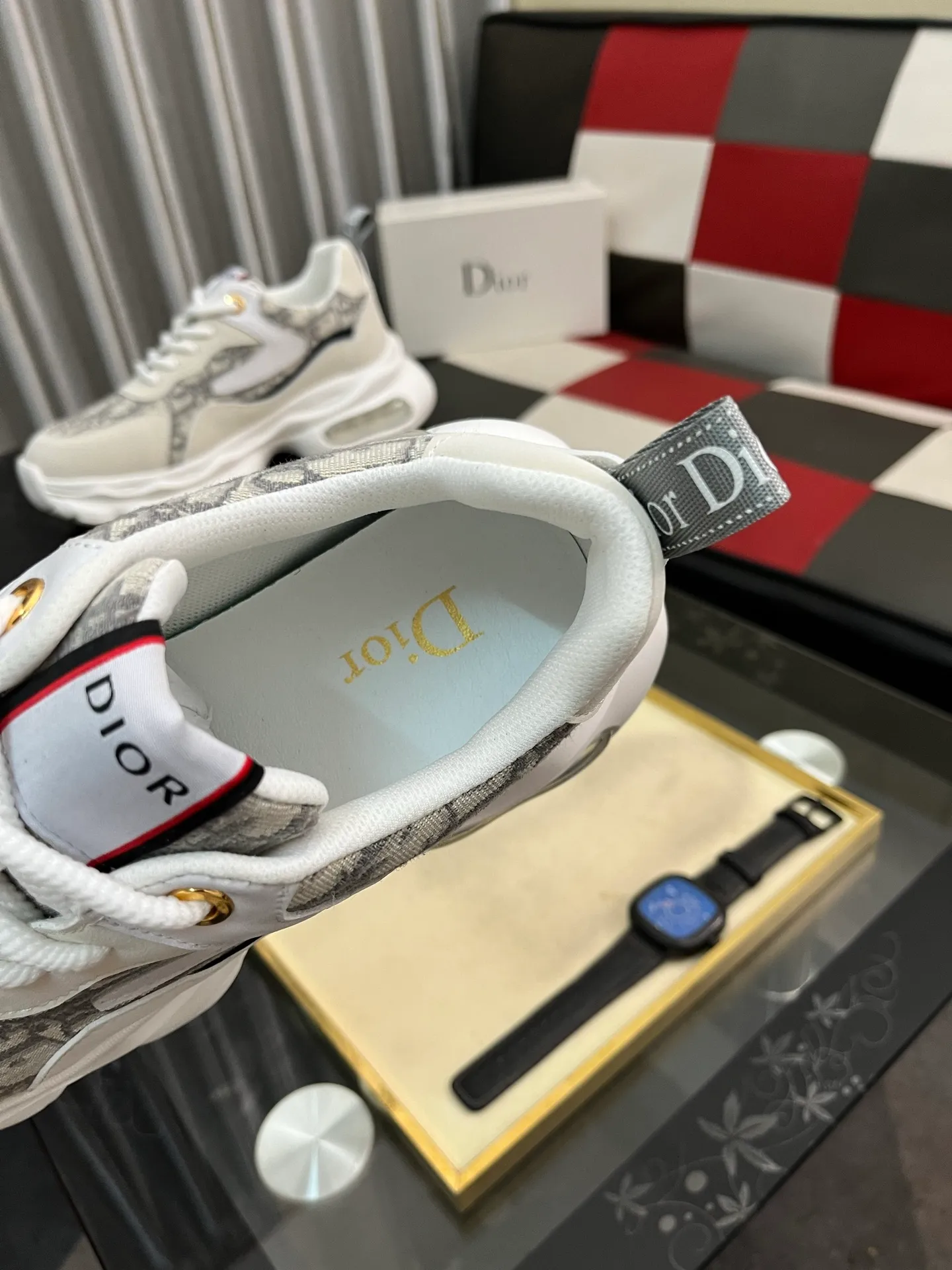 Men's shoes💰438⌚️⌚️[Dior] Dior's new men's genuine leather casual shoes, the highest version on the market, any comparison is welcome🆚! The original leather has excellent texture and is super high-end! Fetal sheep net lining imported from Italy, removable pad! Luxurious materials and fine workmanship, highly recommended! Code number: 38-442️⃣Colors available